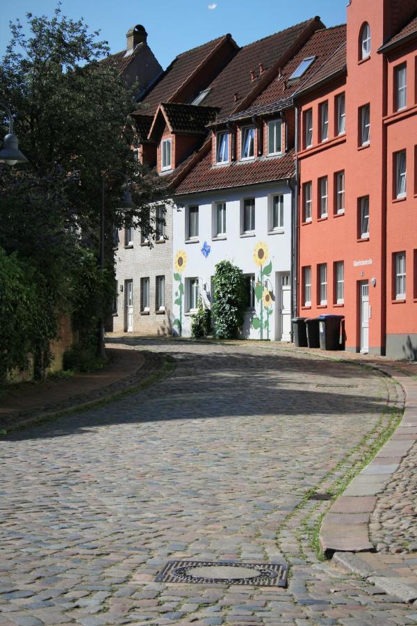 Zentrale Ferienwohnung „Treibholz“ Im Sonnenblumenhaus Flensburg Exterior photo